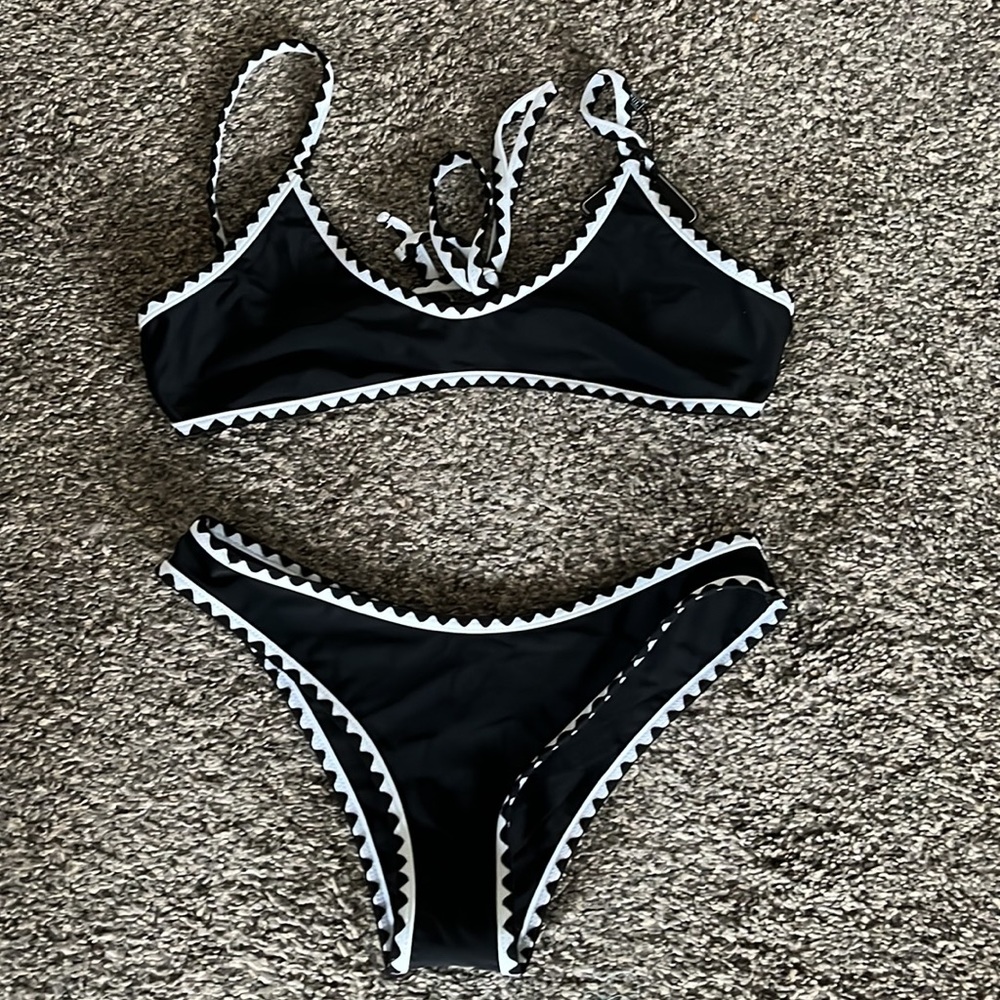 ZAFUL Black & White Bikini NWT! size 6